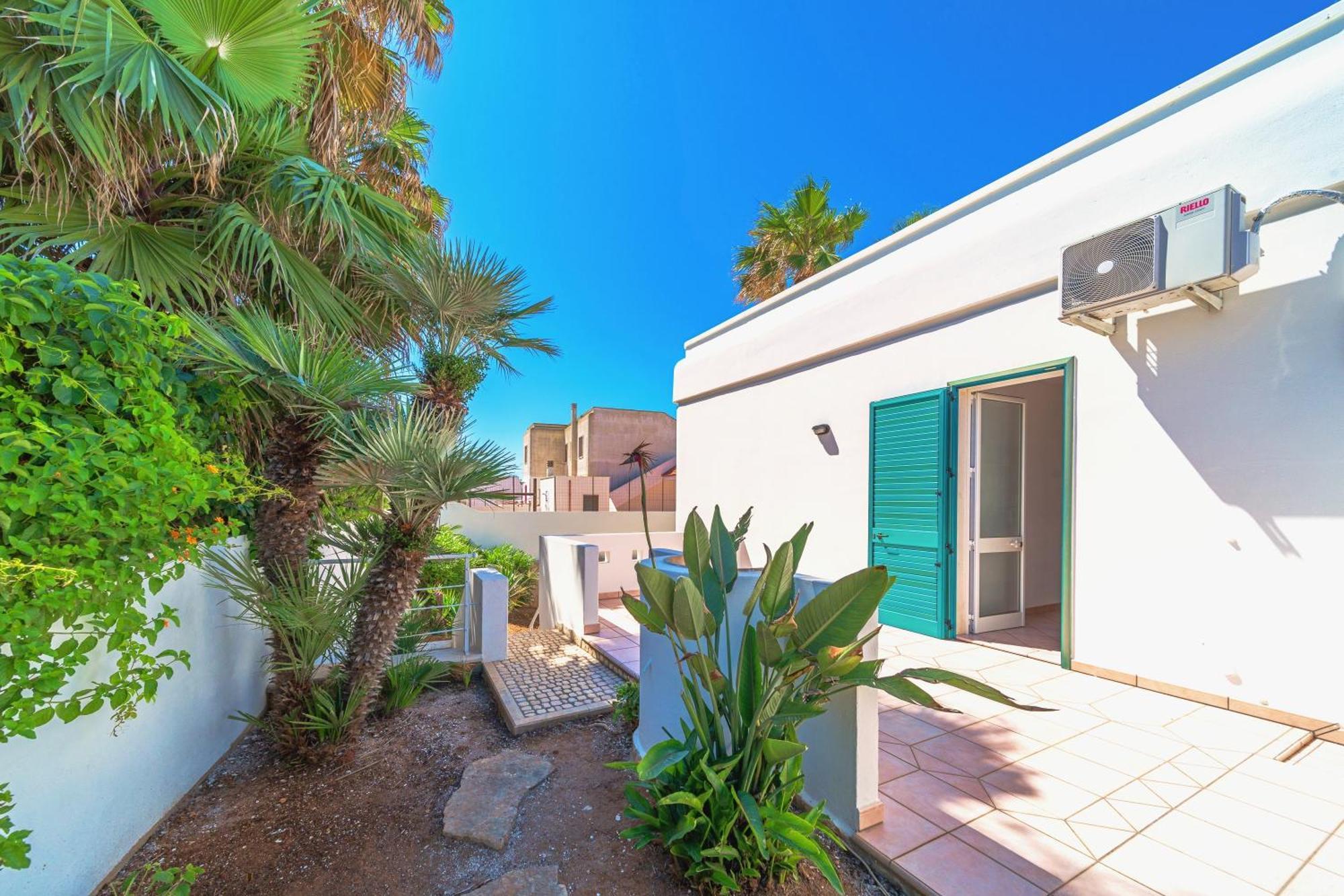 Residence Oasi Sul Mare Torre Suda Exterior foto